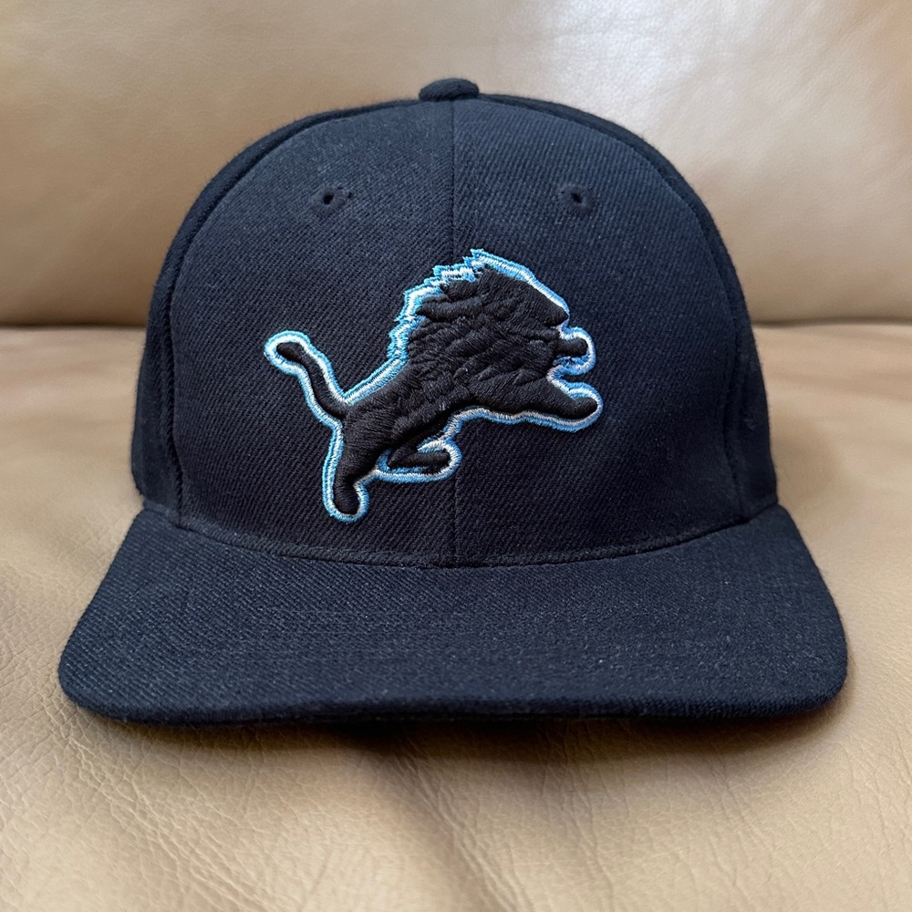 Detroit Lions Reebok Velcro strap back adjustable hat black